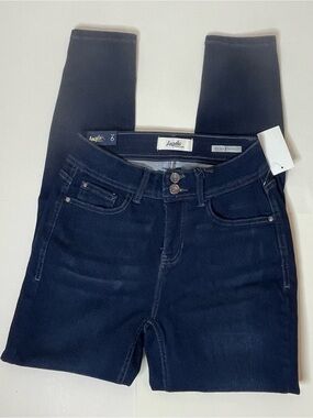 Angels Contouring Women's Dark Navy Mid-Rise Skinny jeans